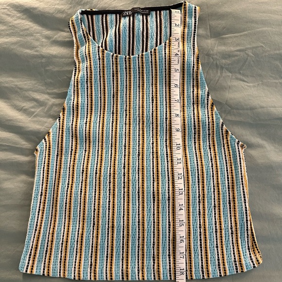 Patterned Crop top - Picture 4 of 4